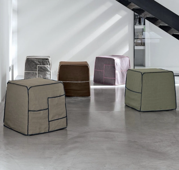 Pouf Cookie rivestito in tessuto di Tomasella