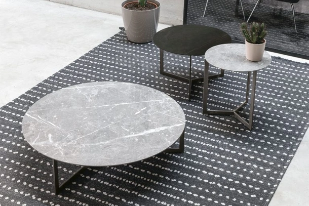 Tavolino Joy Gres con top in gres diverse finiture di Tomasella