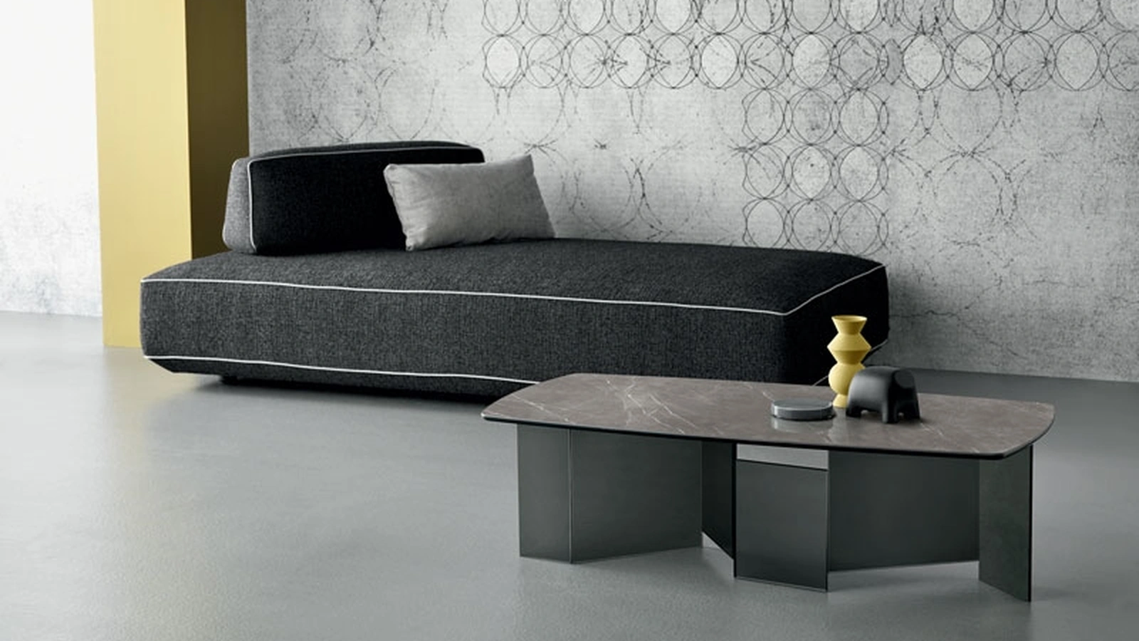 Tavolino in ceramica Metropolis di Tonelli