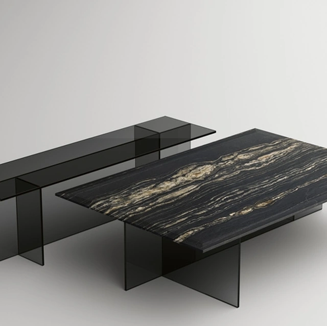 Tavolino in marmo con base in vetro Sestante Stone di Tonelli