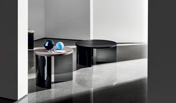 Tavolino Regolo Round con top in legno e base in vetro di Sovet