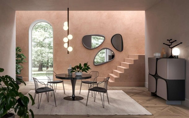 Specchio sagomato Soho con cornice in pelle di Ozzio