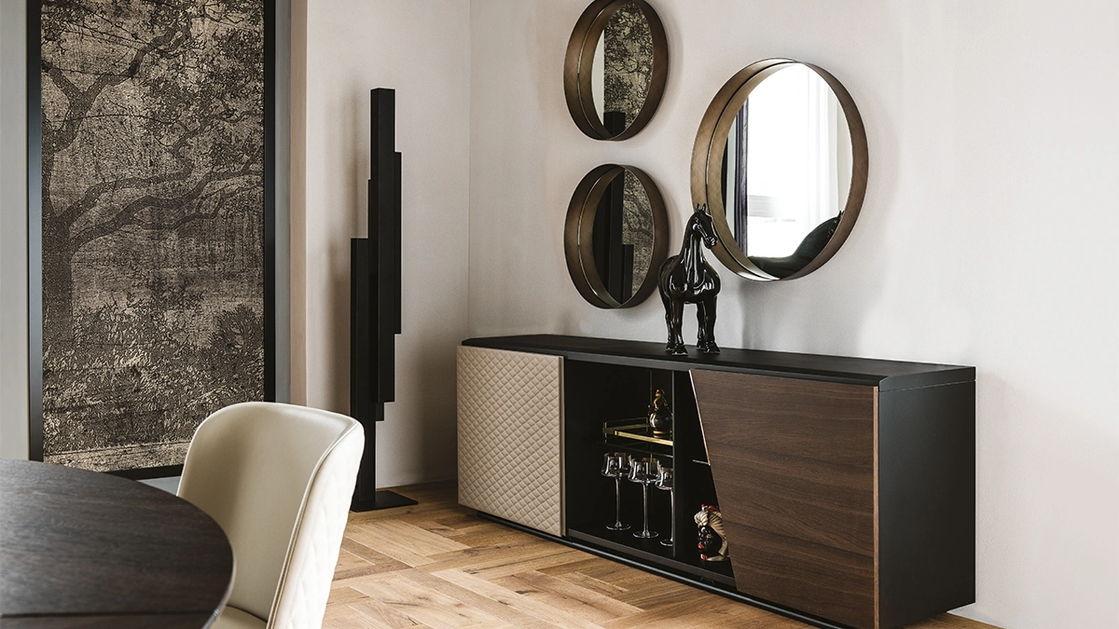 Specchio da parete in cristallo specchiato con cornice in acciaio verniciato goffrato Wish di Cattelan Italia