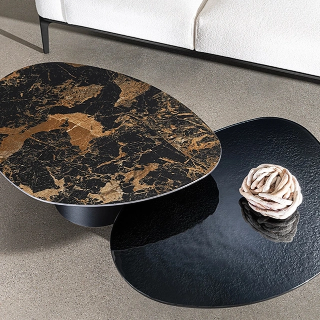 Tavolino Totem Drop in vetro o ceramica di Sovet