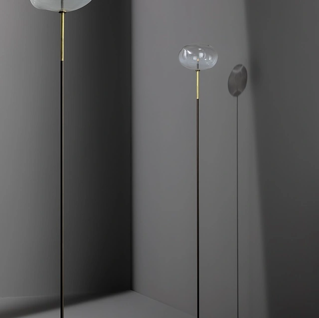 Lampada da terra Pepita in vetro e metallo di Bonaldo
