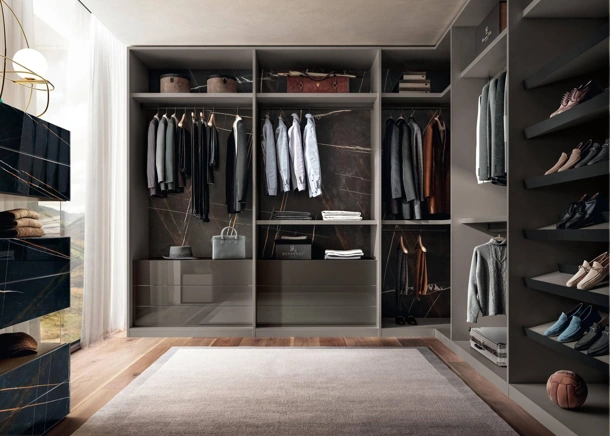 Cabina Armadio Outfit 1182 in laccato e vetro di Lago