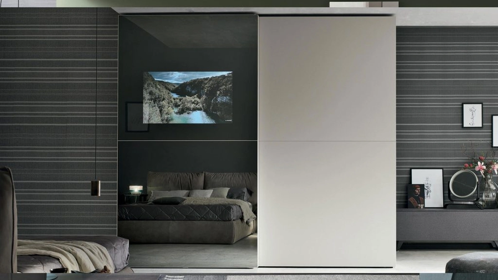 Armadio con anta scorrevole Vision con Tv integrata di Tomasella