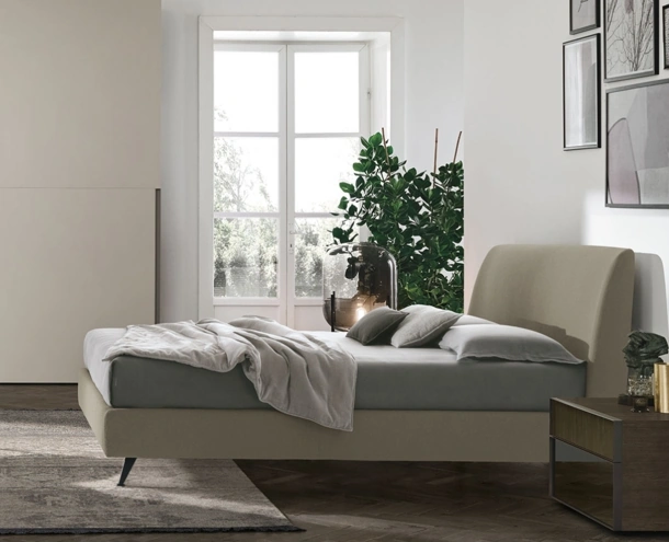 Letto Dalia in tessuto imbottito di Tomasella