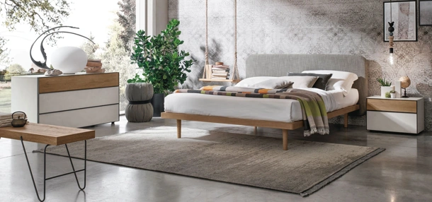 Letto in legno con testiera in tessuto Milly di Tomasella
