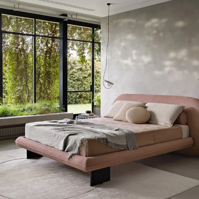 Letto con testiera Wabi di Saba