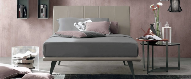 Letto singolo in ecopelle con testiera Seven di Tomasella