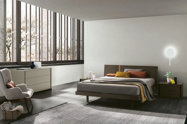 Letto con testiera Ken in materico rovere moka di Tomasella