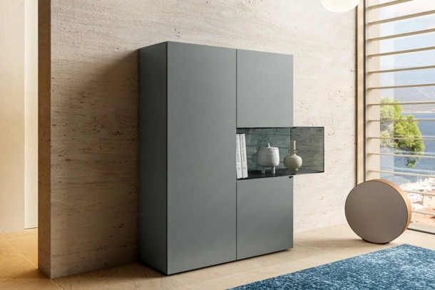 Madia Alta 36e8 Glass 1353 in vetro laccato Grigio opaco con teca espositiva di Lago