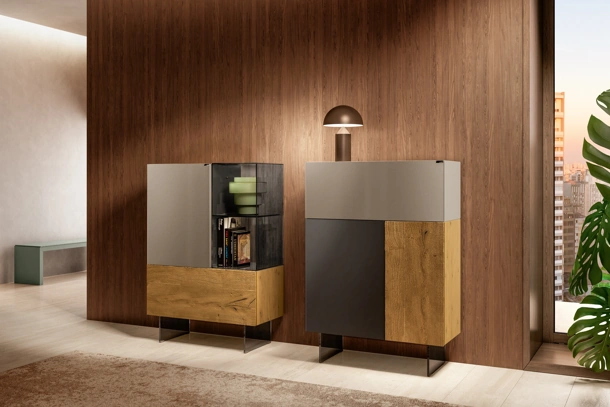Madia Alta 36e8 Glass 1351 in vetro laccato opaco e fumé e legno di Lago