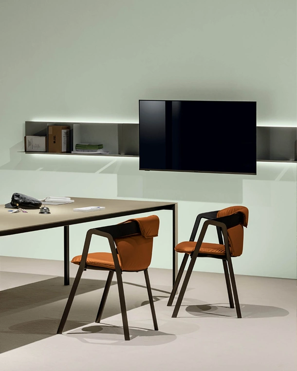 Mobile Porta Tv Avenue Library Tv Integration di Kristalia