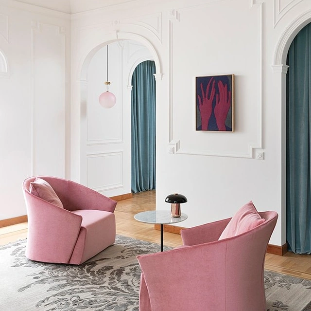 Poltroncina in tessuto rosa antico Bustier di Saba