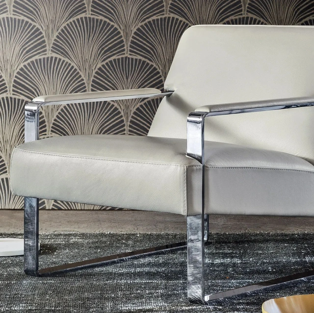 Poltroncina in pelle di design bassa Harper di Gurian