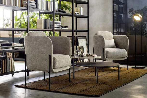 Poltroncina Haiku in tessuto imbottito di Novamobili