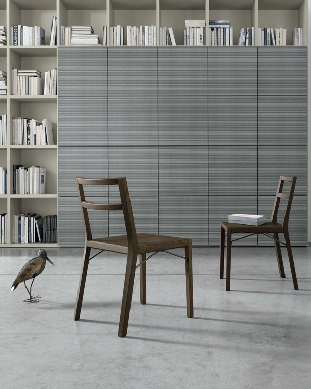 Sedia Bea in legno di rovere moka di Tomasella
