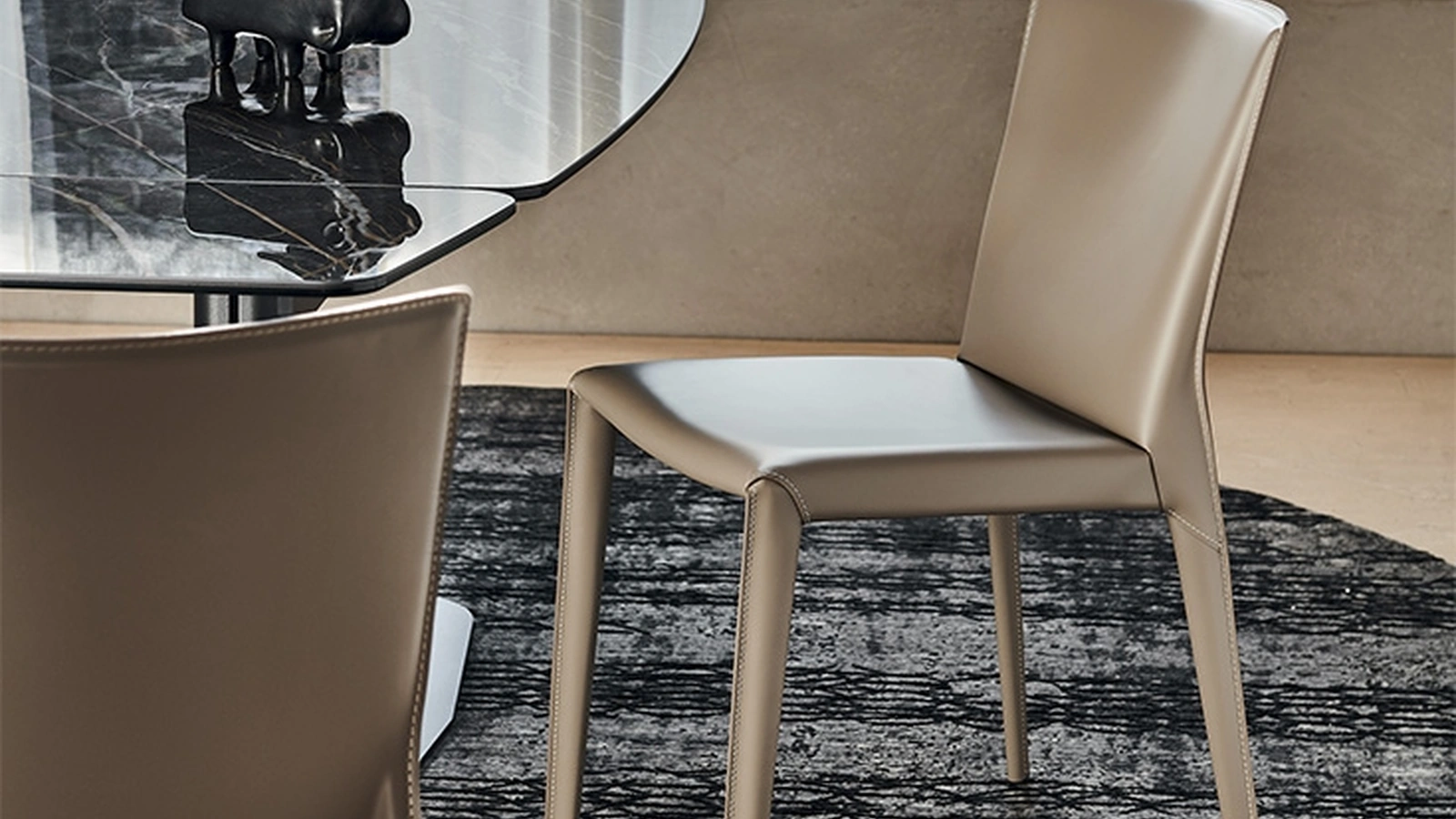 Sedia in acciaio rivestita in cuoio Beverly di Cattelan Italia