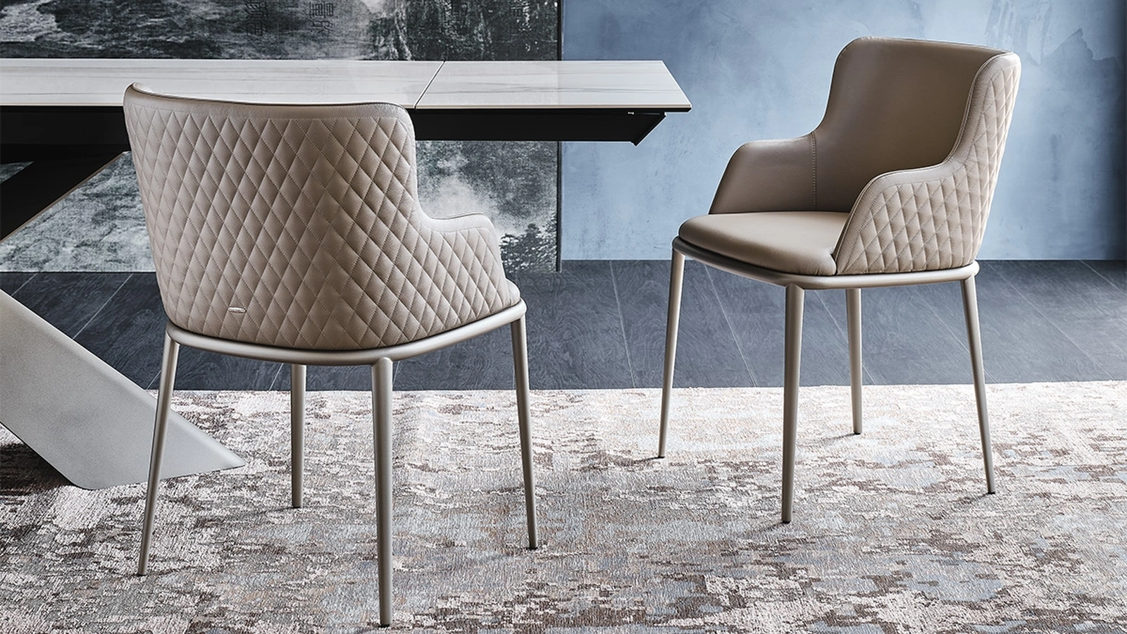 Sedia in pelle con braccioli e schienale trapuntati Magda ML Couture di Cattelan Italia