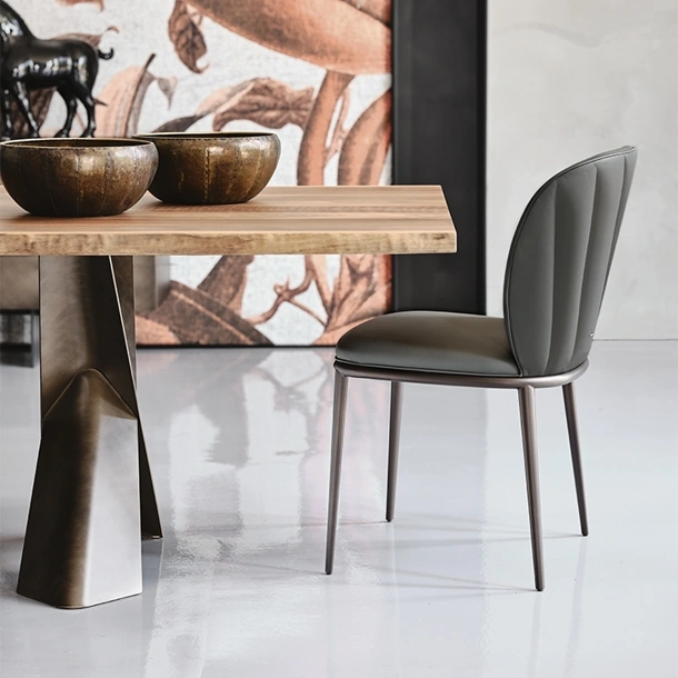 Sedia in pelle con struttura in metallo Christell ML di Cattelan Italia