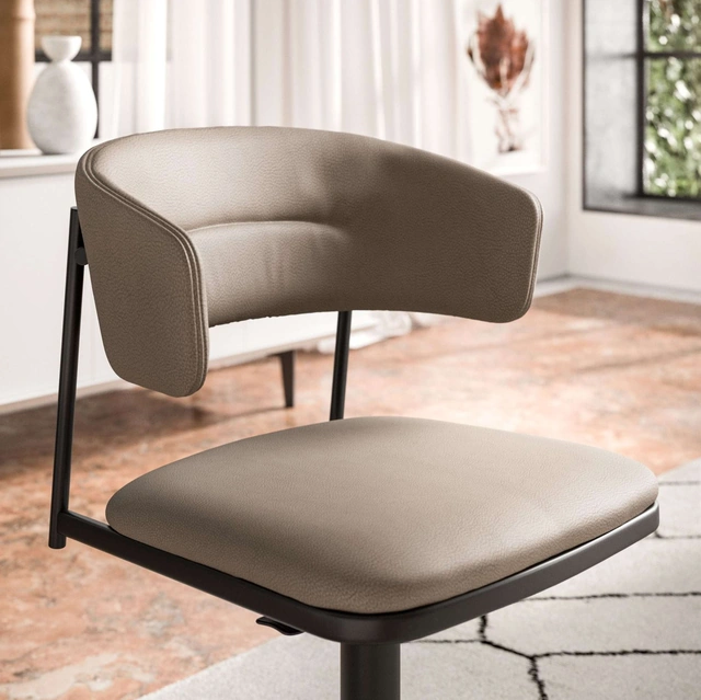 Sgabello in pelle Lia di Ozzio