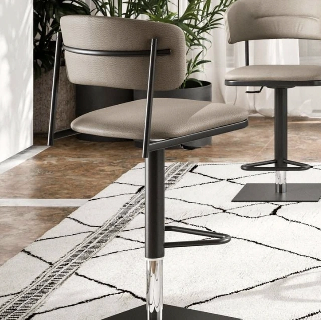 Sgabello Logan di Ozzio