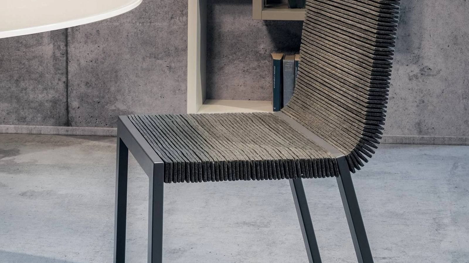 Sedia di design in feltro Steps 2537 di Lago
