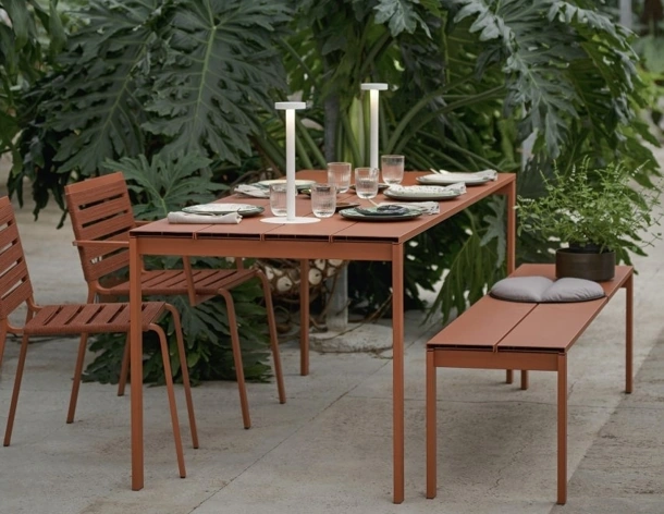Tavolo Be-Easy Slatted di Kristalia