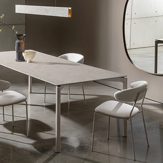 Tavolo Bone in ceramica di Sovet