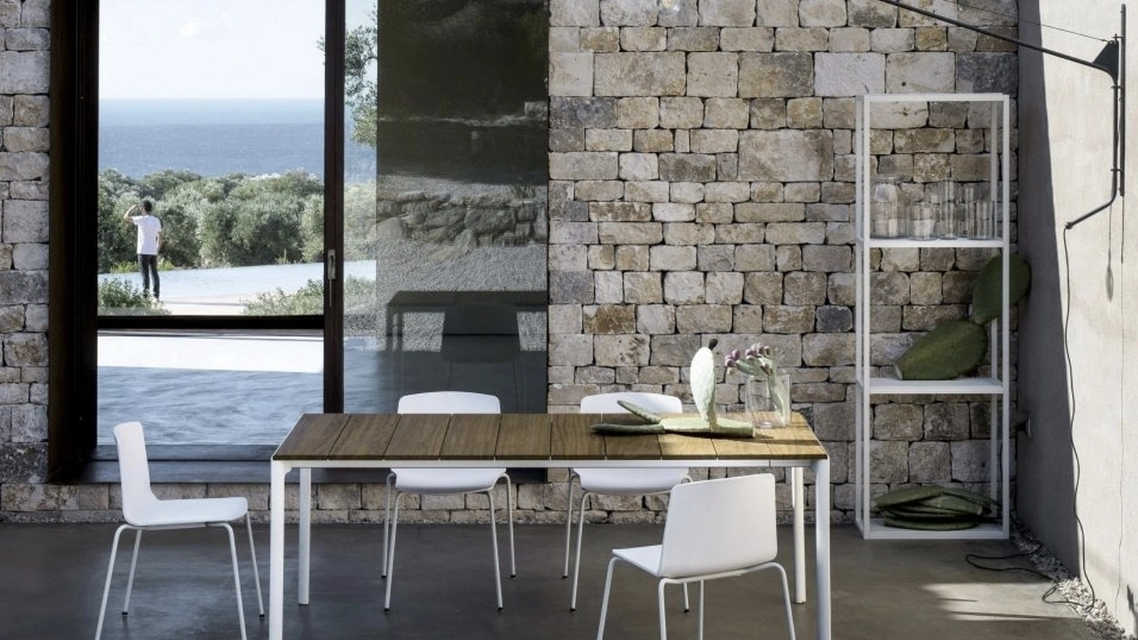 Tavolo allungabile Maki Slatted in teak di Kristalia