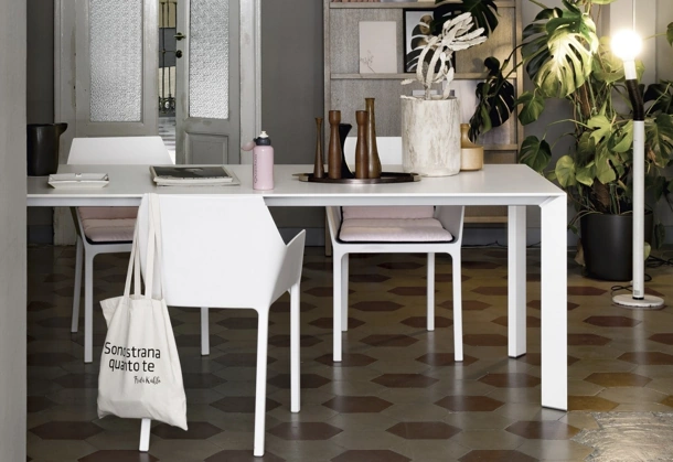Tavolo allungabile in laminato Nori di Kristalia