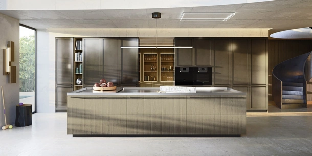Cucina Design con isola Ak Project 09 in rovere, acciaio e bronzo di Arrital