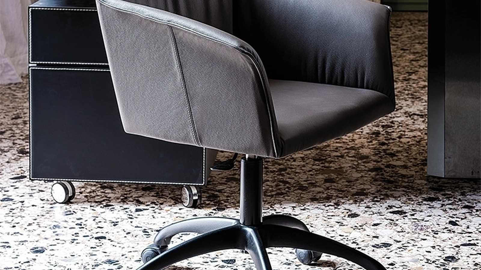Sedia operativa girevole Tyler Wheels di Cattelan Italia